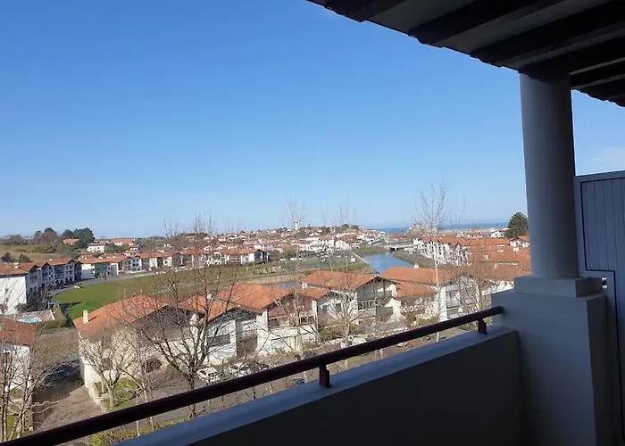 Avec Piscine, 600m *