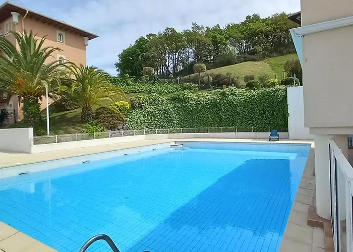 Appartement Avec Piscine, 600m *