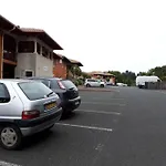 Avec Piscine, 600m