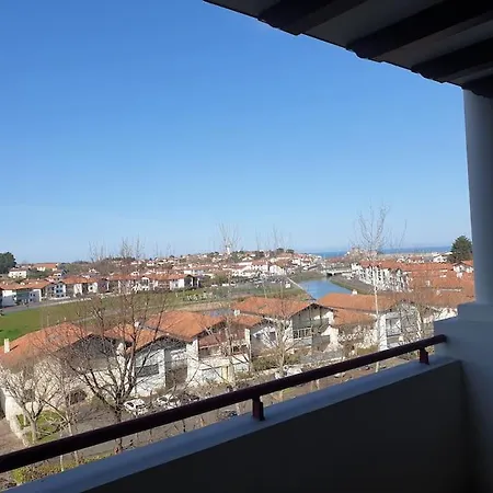 Avec Piscine, 600m *