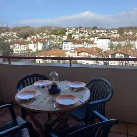 Avec Piscine, 600m *