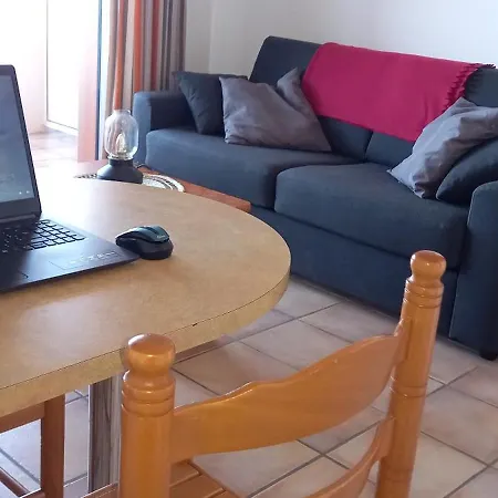 Apartment Avec Piscine, 600m