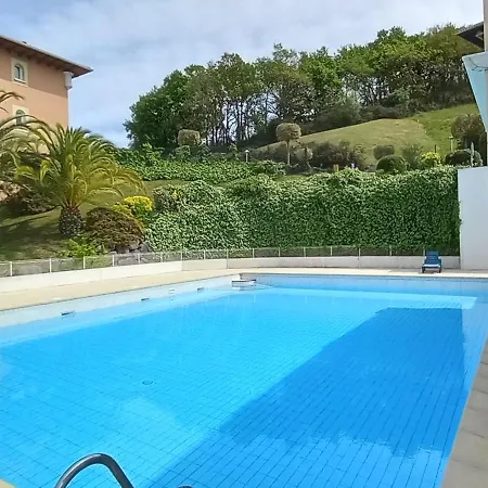 Appartement Avec Piscine, 600m *