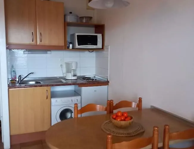 Avec Piscine, 600m Appartement