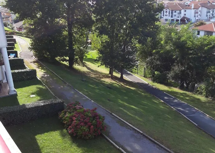 Avec Piscine, 600m Appartement